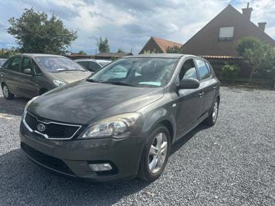 Kia Ceed I Hatchback 5d Facelifting 1.4 DOHC CVVT 90KM 2011