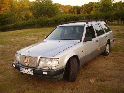 Mercedes Benz w 124 plus części i silnik