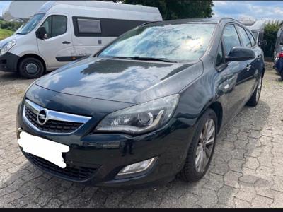 Opel Astra J Sports Tourer 1.4 Twinport ECOTEC 100KM 2012