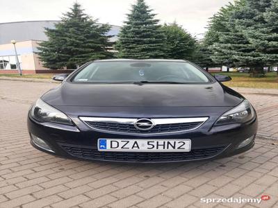 Opel astra J wersja Cosmo/Sport