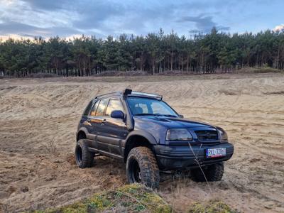 Suzuki Grand Vitara 2.5 V6 ZADBANA--> BEZ RDZY--> DOINWESTOWANA