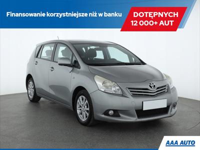 Toyota Verso Minivan 2.0 D-4D 126KM 2011