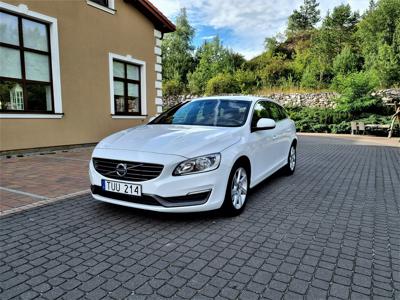 Volvo V60 I Kombi Facelifting 2.0 D3 136KM 2014