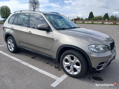 BMW e70 BMW x5 panorama skóra navi 7 osobowa lift kamera czujniki full