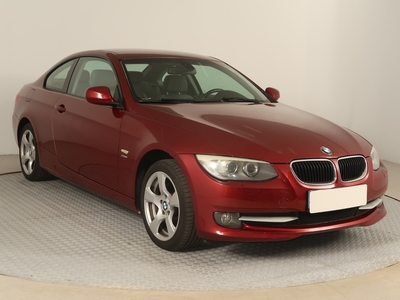 BMW SERIA 3 IV (E90/E91/E92/E93) BMW SERIA 3 , 184 KM, Xenon, Bi-Xenon, Klimatronic, Tempomat, Parktronic,