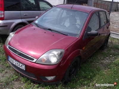 Ford Fiesta wersja Ghia 2002 r. 1.4 benzyna Klimatyzacja