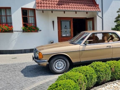 Mercedes W 123 coupe