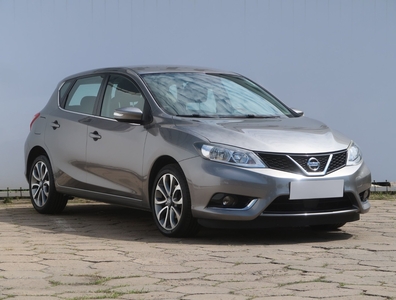 Nissan Pulsar I , Salon Polska, Serwis ASO, Klima, Tempomat