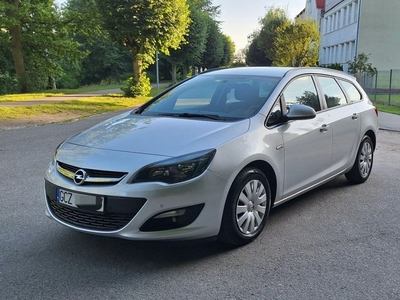 Opel Astra J 2014 rok