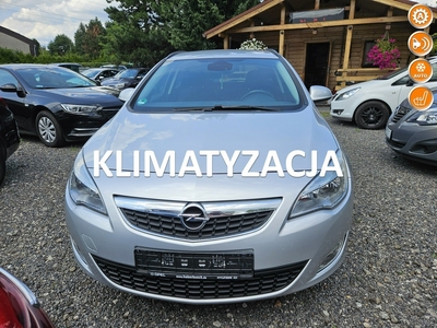 Opel Astra J Automat / Klimatronic / Podgrzewane fotele i kierownica / Tempomat