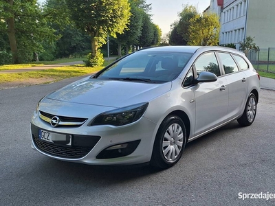 Opel Astra J Sports Tourer 2014