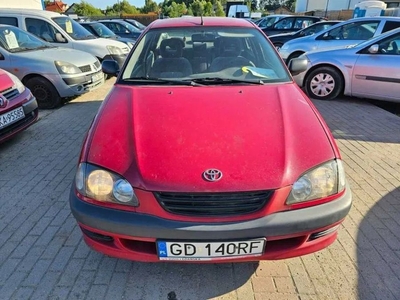 Toyota Avensis 1999 rok 1.6 Benzyna