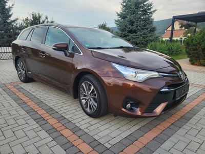 Toyota Avensis III 2015 r 2.0 D4-4 143 KM