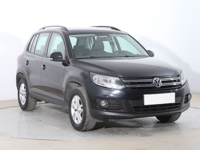 Volkswagen Tiguan , Salon Polska, VAT 23%, Klimatronic, Parktronic