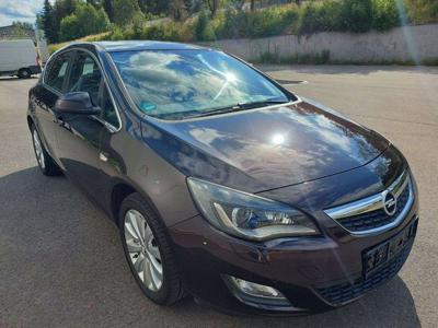 Opel Astra J Hatchback 5d 1.4 Turbo ECOTEC 140KM 2011