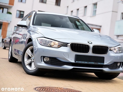 BMW Seria 3 318d DPF Touring Edition Exclusive