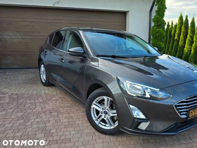 Ford Focus 1.0 EcoBoost Hybrid TITANIUM