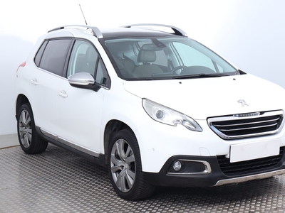 Peugeot 2008 , Skóra, Navi, Klimatronic, Tempomat, Parktronic,