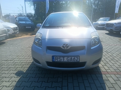 Toyota Yaris II salon Polska