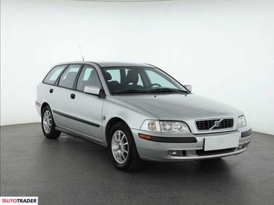 Volvo V40 1.8 120 KM 2004r. (Piaseczno)