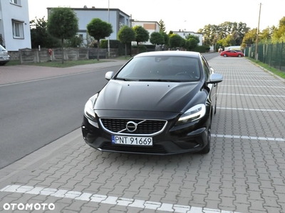 Volvo V40 D2 Drive-E R-Design Momentum