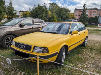 Audi 80 Kombi, żółte