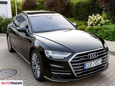 Audi A8 3.0 benzyna 340 KM 2018r. (góra)