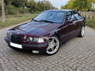 BMW e36 318i sedan