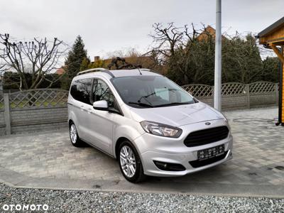 Ford Tourneo Courier 1.0 EcoBoost Titanium