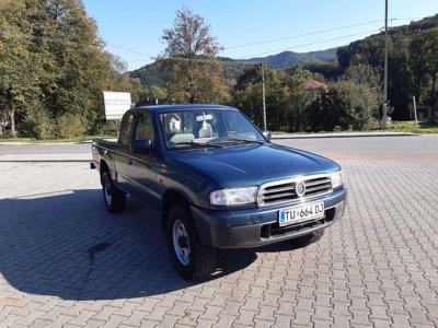 Mazda B2500 PicKup Mitsubishi L200. Nissan Navara