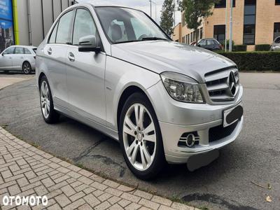 Mercedes-Benz Klasa C 180 CDI DPF (BlueEFFICIENCY) Avantgarde