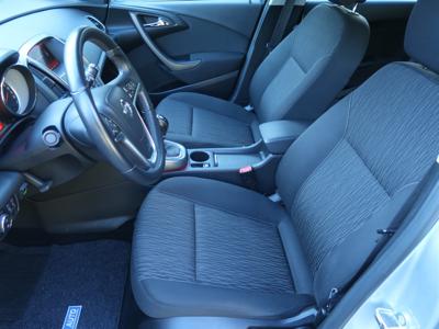 Opel Astra 2015 1.4 16V 90140km ABS klimatyzacja manualna