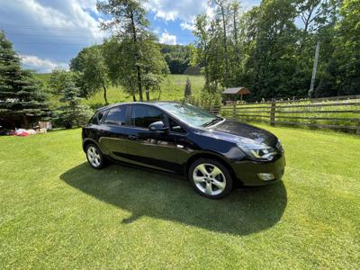 Opel Astra J 1.4 L Benzyna 2010