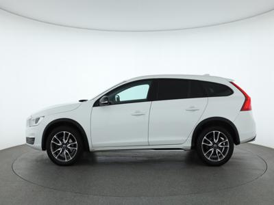 Volvo V60 Cross Country 2016 D3 2.0 142743km Kombi