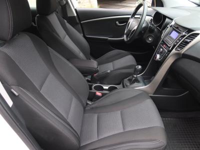 Hyundai i30 2015 1.6 CRDi 113618km ABS klimatyzacja manualna