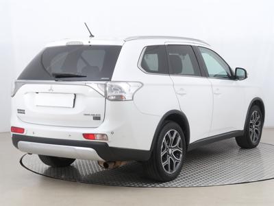 Mitsubishi Outlander 2015 2.0 181389km SUV