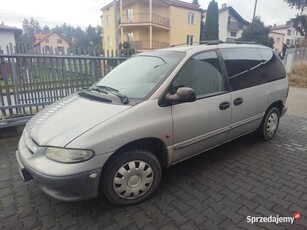 Chrysler Voyager hak 7 miejsc