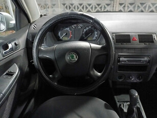 Skoda Fabia 2005 1.4 16V 213895km Sedan