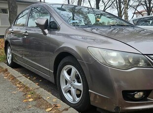 Sprzedam Honda Civic Hybrid sedan