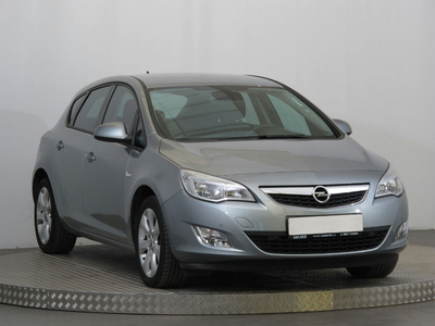 Opel Astra 2011 1.4 16V 177387km ABS klimatyzacja manualna