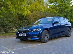 BMW Seria 3 330i Sport Line