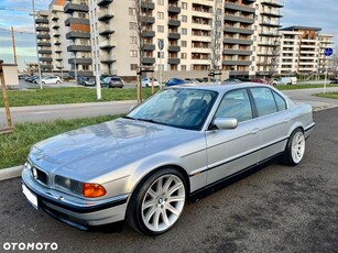 BMW Seria 7 735i