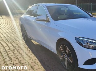 Mercedes-Benz Klasa C 300 4MATIC 9G-TRONIC