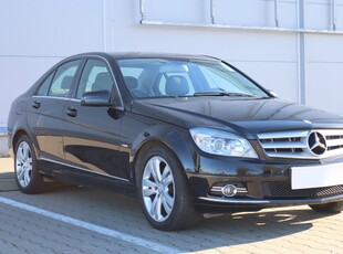 Mercedes-Benz Klasa C W204 , Skóra, Klimatronic, Parktronic, Podgrzewane siedzienia