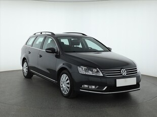 Volkswagen Passat B7 , Salon Polska, Navi, Xenon, Bi-Xenon, Klimatronic, Tempomat,