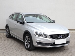 Volvo V60 II V60 Cross Country , Salon Polska, GAZ, Automat, Skóra, Xenon, Klimat