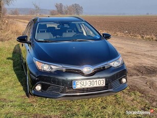 Toyota Auris hybryda 1.8 2016 rok