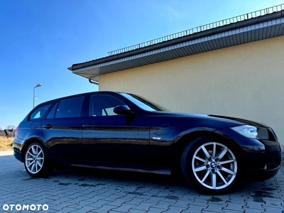 BMW Seria 3 320d Touring Sport-Aut Efficient Dynamics Edition Sport Line
