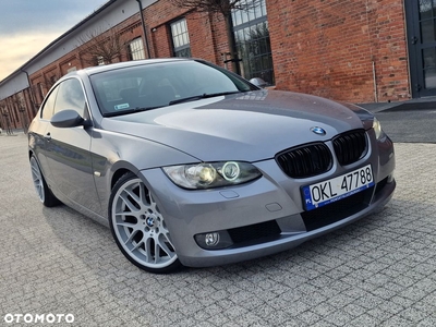 BMW Seria 3 325i