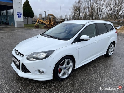 Ford Focus ST LINE Klimatronik Navi Ledy Tempomat TOP STAN